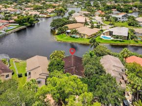 9861 Fairway Cove Ln, Plantation FL 33324