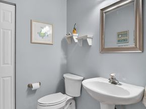 9861 Fairway Cove Ln, Plantation FL 33324