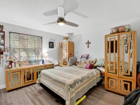9861 Fairway Cove Ln, Plantation FL 33324