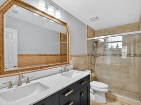 9861 Fairway Cove Ln, Plantation FL 33324