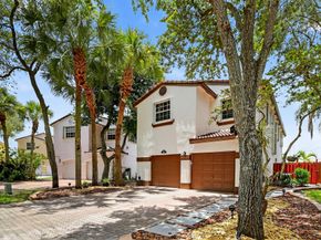 9861 Fairway Cove Ln, Plantation FL 33324