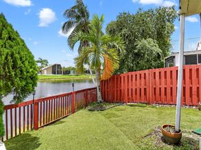 9861 Fairway Cove Ln, Plantation FL 33324