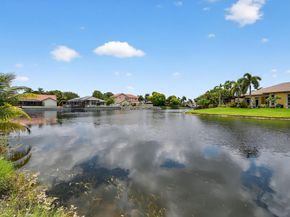 9861 Fairway Cove Ln, Plantation FL 33324