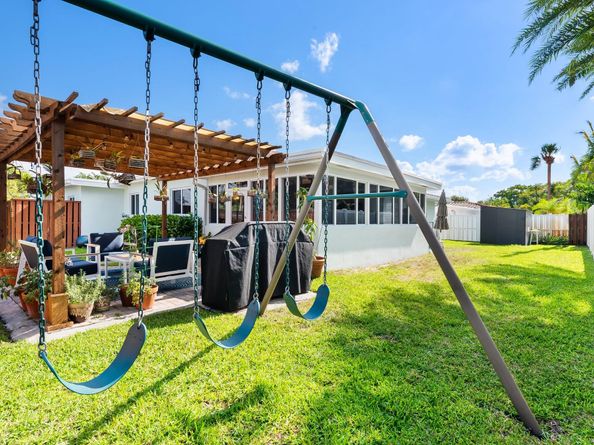 2120 NE 59th St, Fort Lauderdale FL 33308