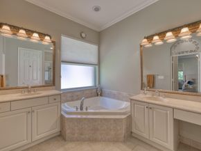 7501 NW 115th Ter, Parkland FL 33076