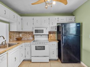 3905 N Nob Hill Road 300, Sunrise FL 33351