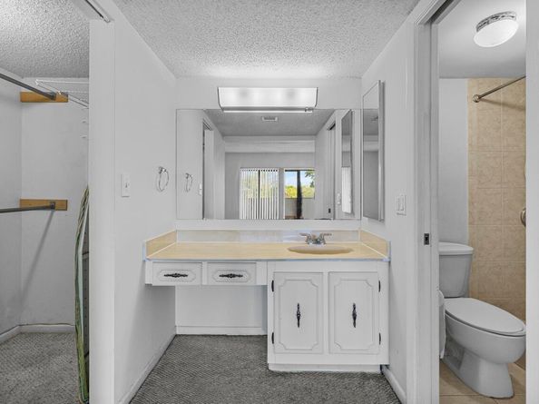 3905 N Nob Hill Road 300, Sunrise FL 33351