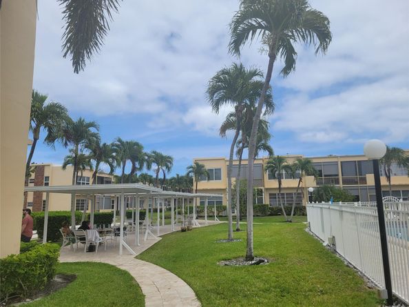 1250 Atlantic Shores Blvd 110, Hallandale Beach FL 33009