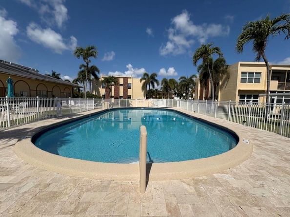 1250 Atlantic Shores Blvd 110, Hallandale Beach FL 33009