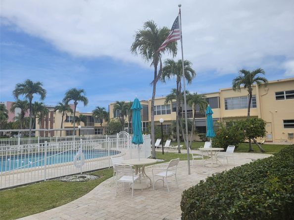 1250 Atlantic Shores Blvd 110, Hallandale Beach FL 33009