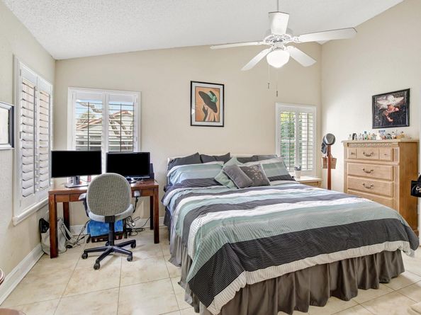 1653 SW 158th Ter, Pembroke Pines FL 33027