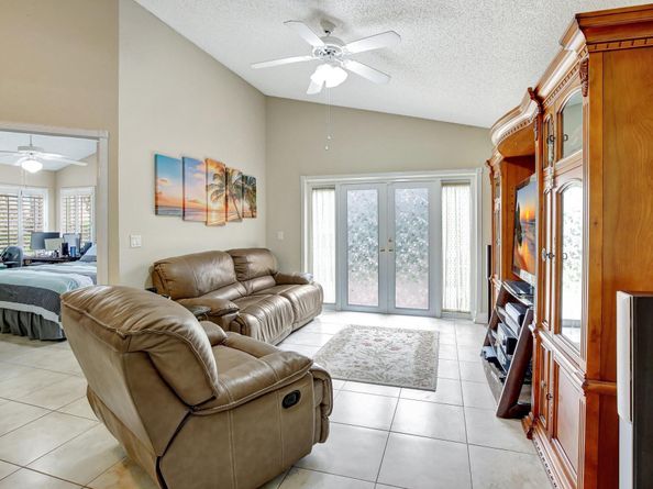 1653 SW 158th Ter, Pembroke Pines FL 33027