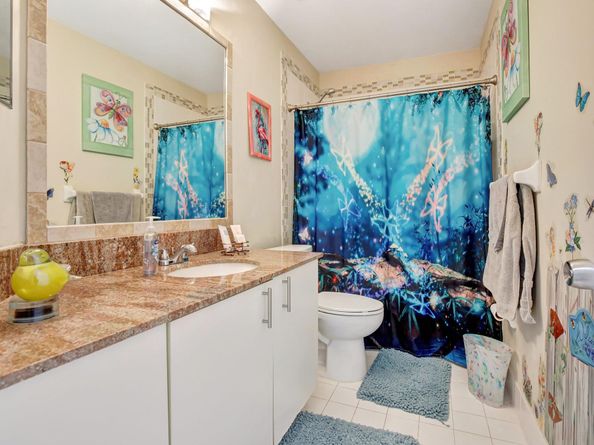 1653 SW 158th Ter, Pembroke Pines FL 33027