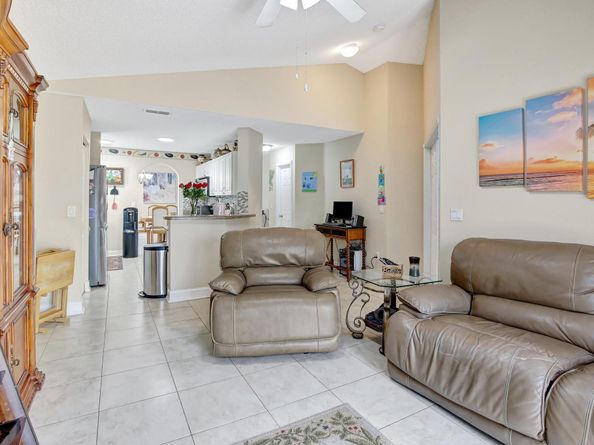 1653 SW 158th Ter, Pembroke Pines FL 33027
