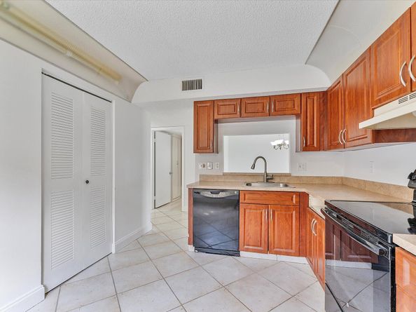 15234 Lakes Of Delray Boulevard 247, Delray Beach FL 33484