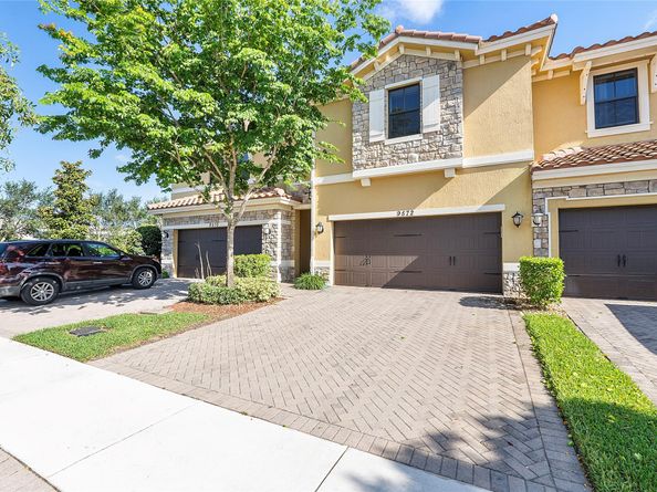 9572 Town Parc Circle North, Parkland FL 33076