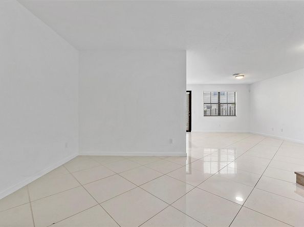 9572 Town Parc Circle North, Parkland FL 33076