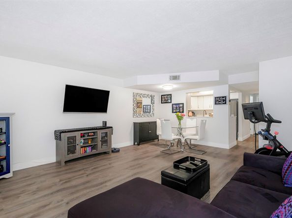 89 Deer Creek Rd 104, Deerfield Beach FL 33442