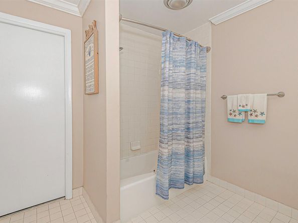 89 Deer Creek Rd 104, Deerfield Beach FL 33442