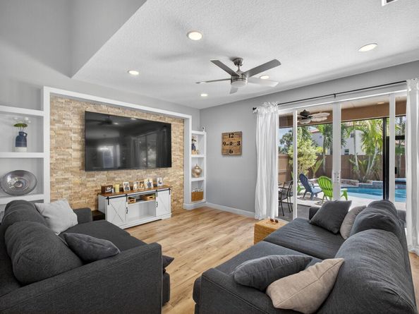 9196 Dupont Place, Wellington FL 33414