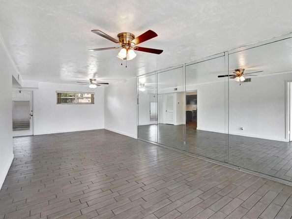 9400 N Hollybrook Lake Dr 105, Pembroke Pines FL 33025