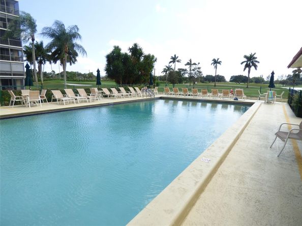 9400 N Hollybrook Lake Dr 105, Pembroke Pines FL 33025