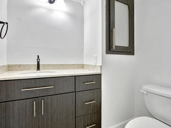 9400 N Hollybrook Lake Dr 105, Pembroke Pines FL 33025