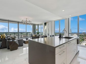 100 E Las Olas Blvd