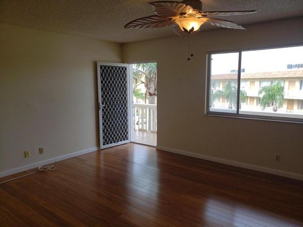 700 Village Green Court 303, Palm Springs FL 33461