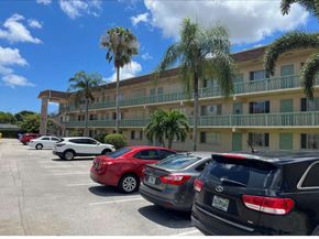 700 Village Green Court 303, Palm Springs FL 33461
