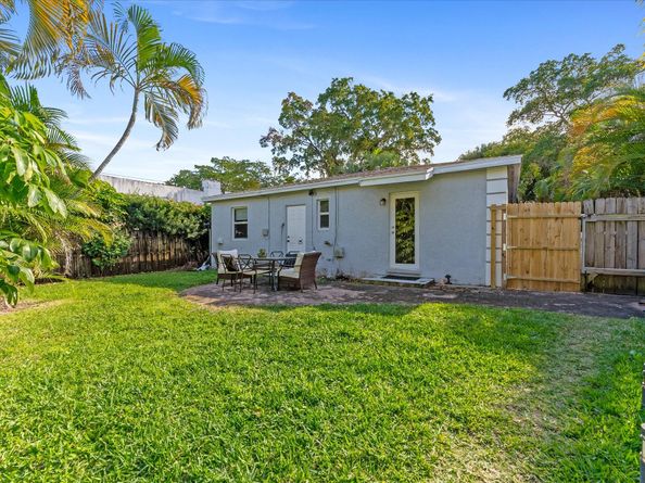 1015 Upland Rd, West Palm Beach FL 33401