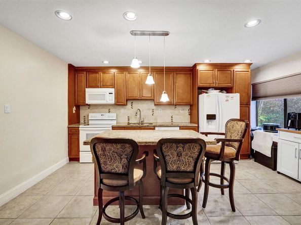 9707 N New River Canal Rd 221, Plantation FL 33324