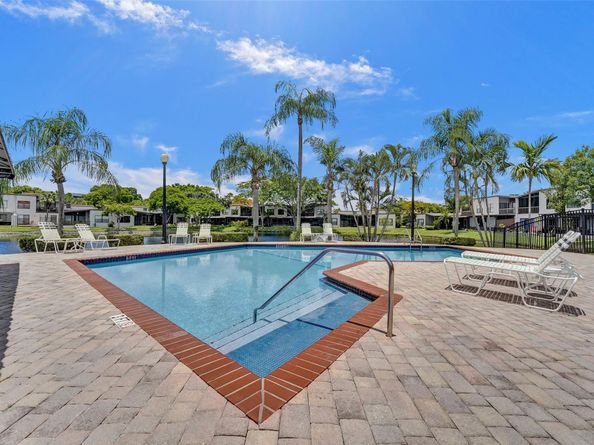 9707 N New River Canal Rd 221, Plantation FL 33324