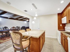 9707 N New River Canal Rd 221, Plantation FL 33324