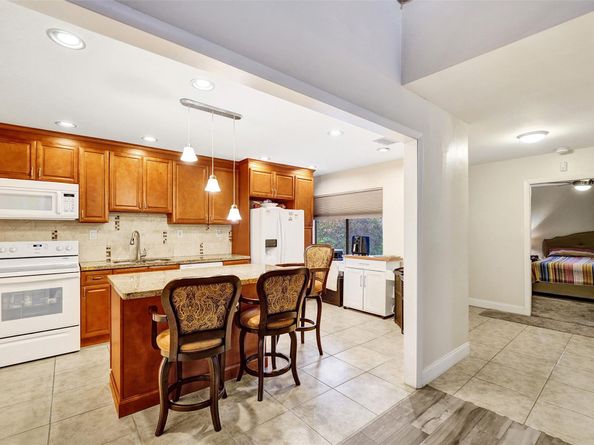 9707 N New River Canal Rd 221, Plantation FL 33324