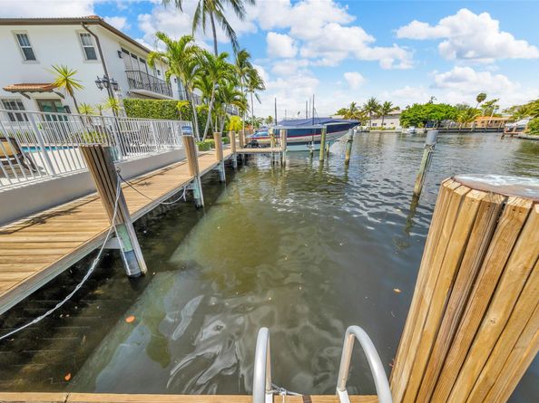 1327 SE 3rd Ave 1327, Pompano Beach FL 33060