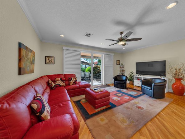 1327 SE 3rd Ave 1327, Pompano Beach FL 33060