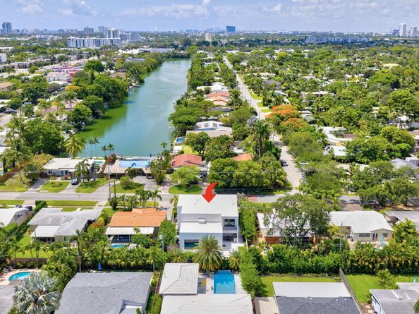 1807 NE 18th Street, Fort Lauderdale FL 33305