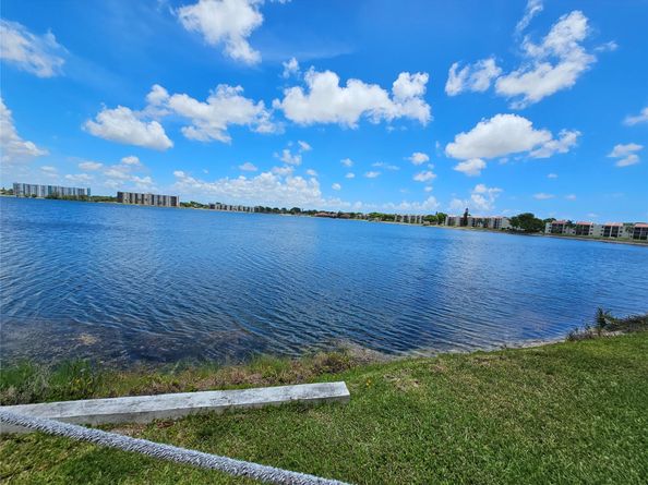 115 Lake Emerald Dr 307, Oakland Park FL 33309