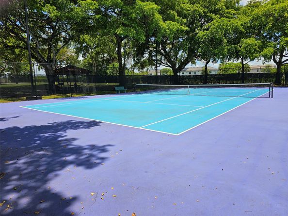 115 Lake Emerald Dr 307, Oakland Park FL 33309