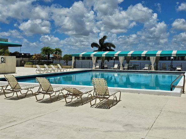 115 Lake Emerald Dr 307, Oakland Park FL 33309