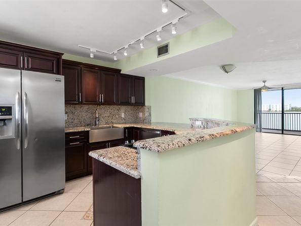 115 Lake Emerald Dr 307, Oakland Park FL 33309
