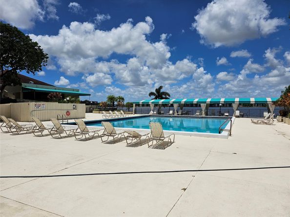 115 Lake Emerald Dr 307, Oakland Park FL 33309