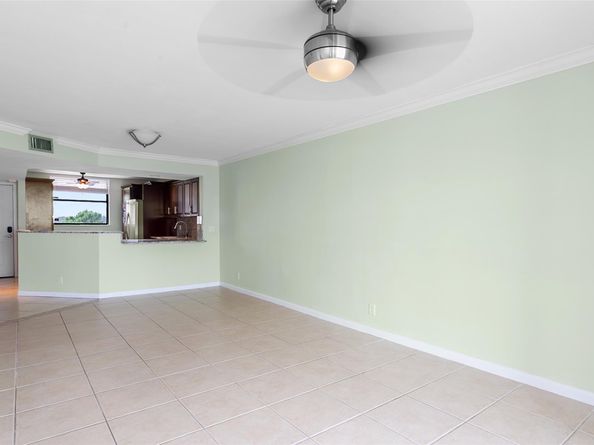 115 Lake Emerald Dr 307, Oakland Park FL 33309
