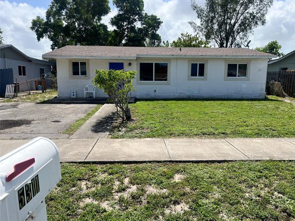 5311 NE 9th Ave, Deerfield Beach FL 33064