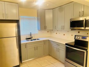 5311 NE 9th Ave, Deerfield Beach FL 33064