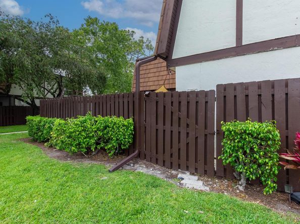 103 Weybridge C Circle C, Royal Palm Beach FL 33411
