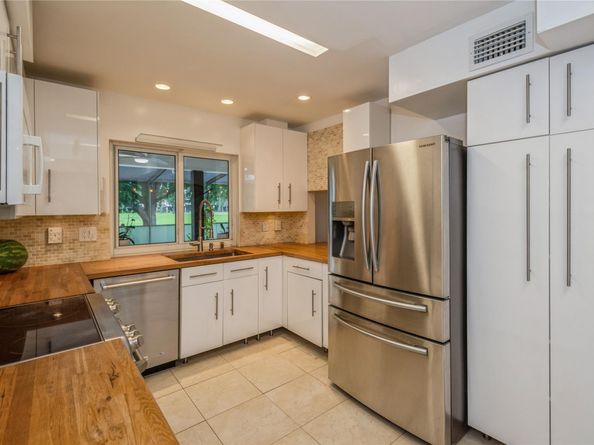 1400 W Sandpiper Cir, Pembroke Pines FL 33026