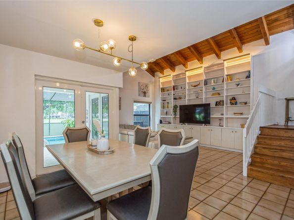 1400 W Sandpiper Cir, Pembroke Pines FL 33026