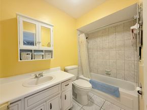 4331 NW 16th St 103 D, Fort Lauderdale FL 33313